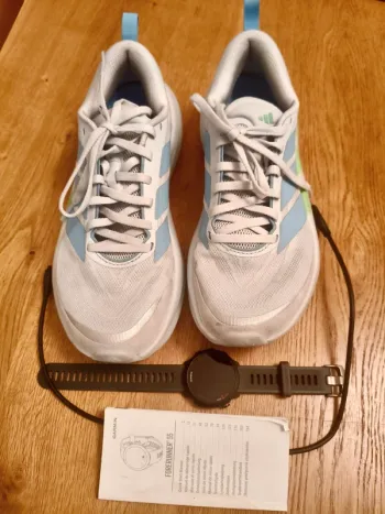 Garmin Forerunner 55 / Adidas DreamStrike Flow bike d'occasion