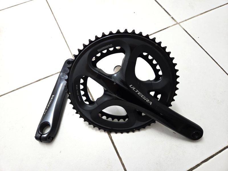 Tweedehands Shimano Ultegra FC-67006703/6750 53/39 175mm Crankset Drivetrain & Pedals