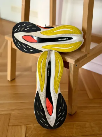 Gebrauchtes New Balance FuelCell SuperComp Trainer V1 bike — Bild 4 von 10