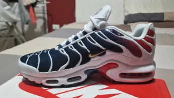 Used Nike Air Max TN PSG bike — image 3 of 5