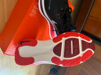Nike Vomero 18 bike d'occasion — image 3 sur 4