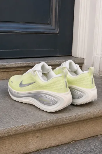 Nike ZoomX Invincible Run Flyknit bike usato