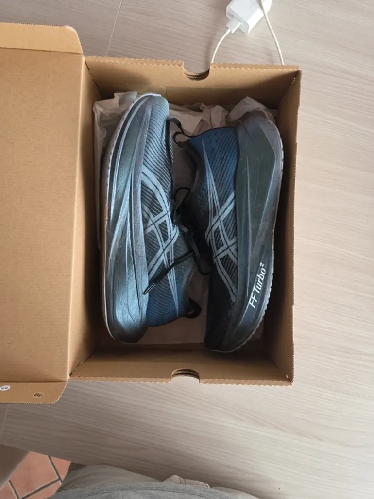 Brugt Asics Megablast 2025 bike — billede 3 af 7