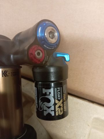 Used Fox float X2 factory 2025 bike — image 6 of 6