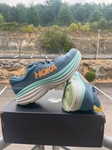 Hoka Bondi 8 Running Shoes usato