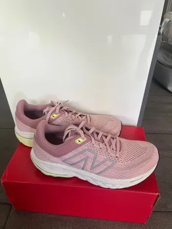 Gebrauchtes New Balance Running Shoes bike — Bild 2 von 8