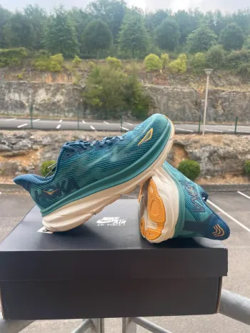 Tweedehands Hoka Clifton 9 bike