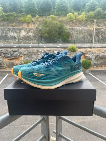 Hoka Clifton 9 bike usato — immagine 2 di 4