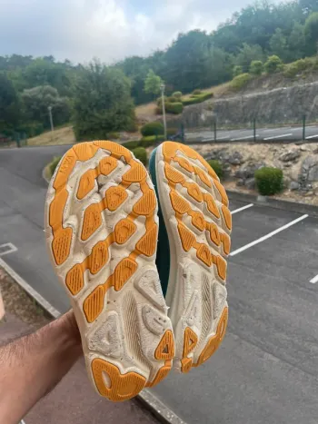 Hoka Clifton 9 bike usato — immagine 3 di 4