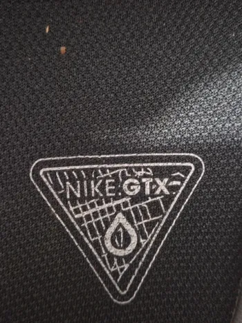Used Nike Air Winflo 10 Gore-Tex bike — image 5 of 6
