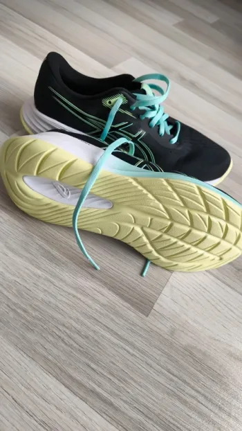 Gebrauchtes Decathlon Asics Running Shoes bike — Bild 2 von 3
