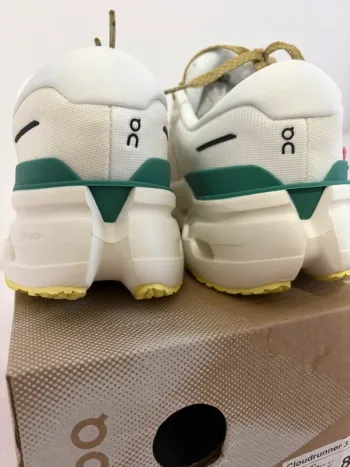 On Running Shoes N 42 bike d'occasion — image 3 sur 6