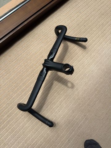 Used Enve SES AR Handlebars and Stem 2025 Cockpit
