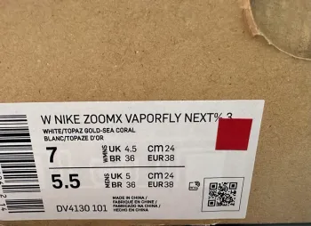 Tweedehands Nike ZoomX Vaporfly 3 bike — afbeelding 3 van 6