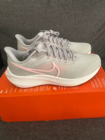 Gebrauchtes Rose Nike Running Shoes bike