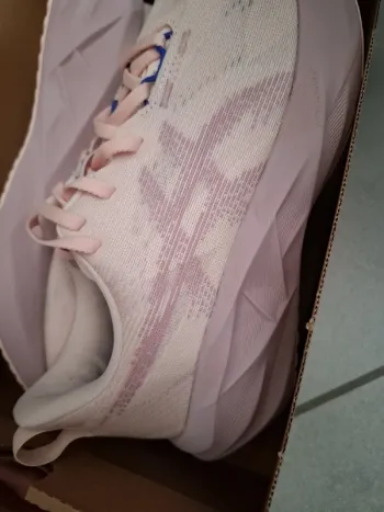 Brugt Asics Novablast 5 bike — billede 11 af 12