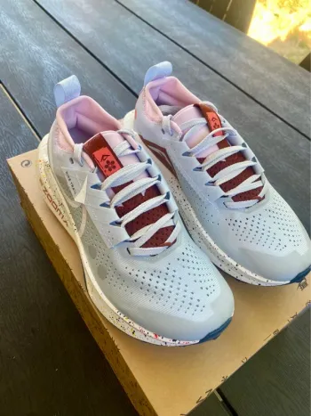 Gebrauchtes Nike ZoomX Zegama Trail 2 bike — Bild 2 von 8
