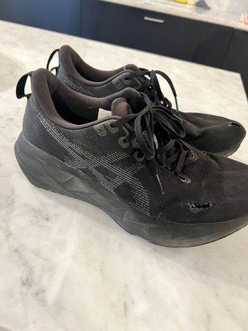 Używany Asics Novablast 5 2025 Running Shoes
