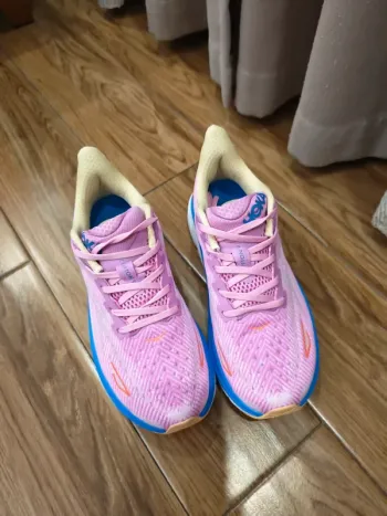 Used Hoka Pink Shoes Size 40 bike — image 3 of 4