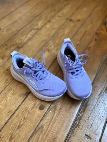 Tweedehands Asics Nimbus 28 bike — afbeelding 2 van 6