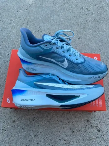 Tweedehands Nike zoom fly 6 bike — afbeelding 2 van 3