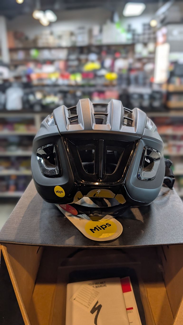 Used Specialized Prevail 3 Helmet bike — image 4 of 5