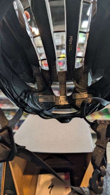 Used Specialized Prevail 3 Helmet bike — image 5 of 5