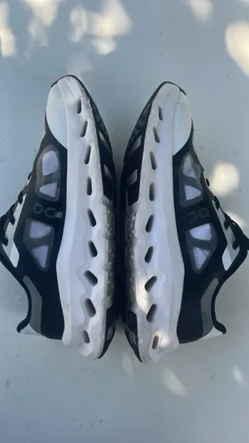 Tweedehands On Running Shoes bike — afbeelding 3 van 4