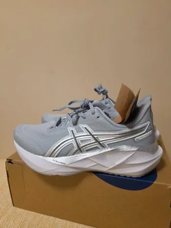 Brugt Asics Novablast 5 bike — billede 5 af 12