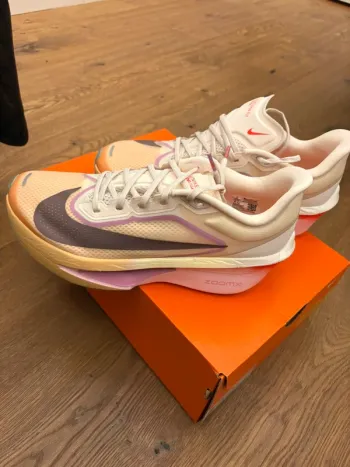 Used Nike Zoom Fly 6 bike — image 3 of 6