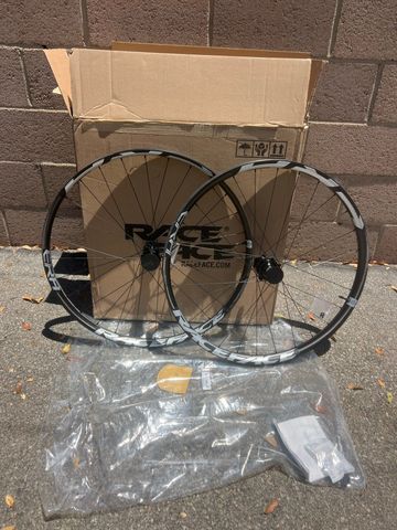Used Race Face ERA 30 Carbon 29” Wheelset 2026 Wheels