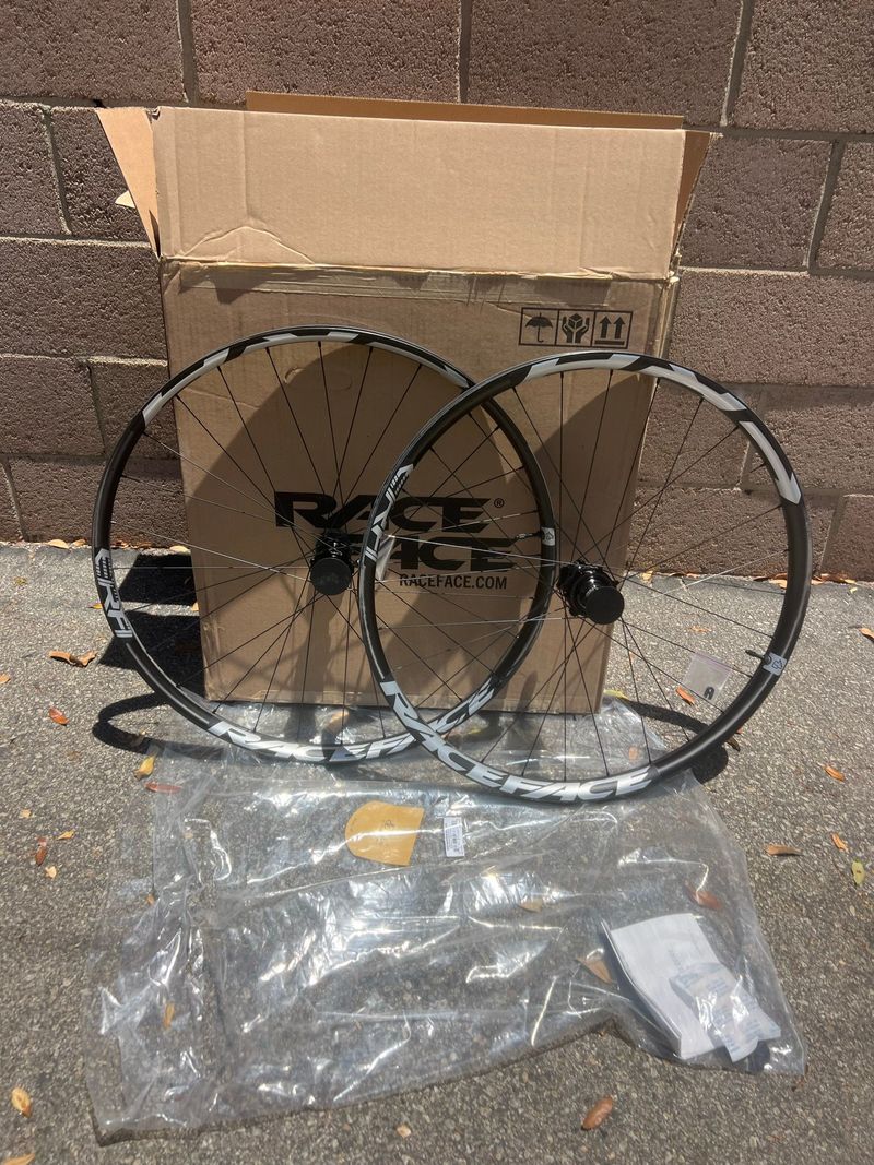 Used Race Face ERA 30 Carbon 29” Wheelset 2026 Wheels