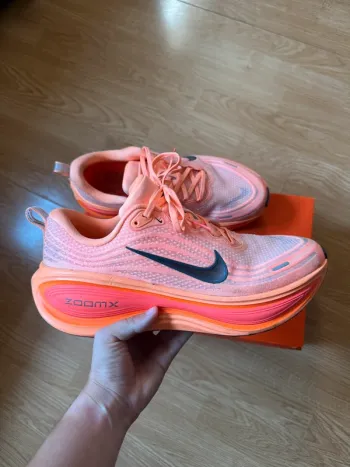 Brugt Orange Nike ZoomX Vomero Plus bike