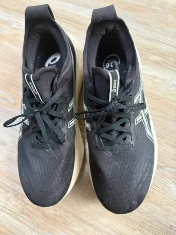 Brugt Asics Laufschuhe 42.5 bike — billede 2 af 4