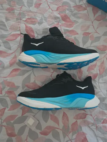 Tweedehands Hoka Arahi 8 bike — afbeelding 2 van 9