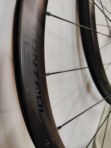 Used Roval Control SL 2020 bike — image 6 of 8