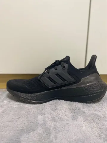 Adidas Ultraboost 22 bike usato — immagine 2 di 5