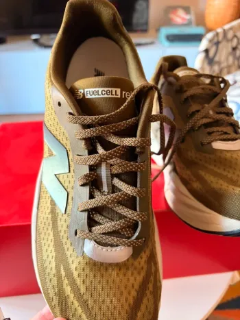 Käytetty New Balance Fuel Cell Rebel bike — kuva 5 / 13