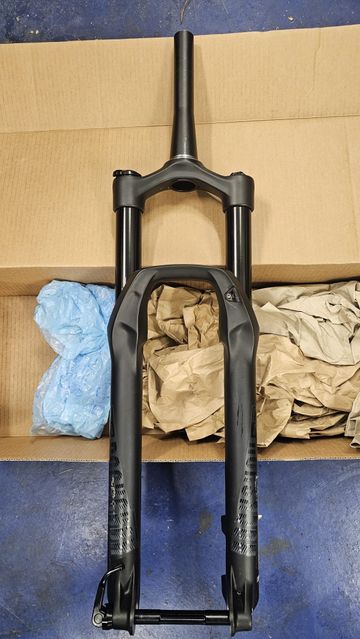 Used RockShox Revelation RC 6Fattie/29, 51mm offset, 34mm stanchions, 150mm of travel 2018 Fork
