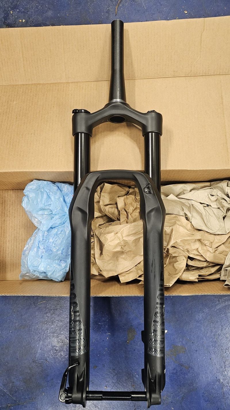 Used RockShox Revelation RC 6Fattie/29, 51mm offset, 34mm stanchions, 150mm of travel 2018 Fork