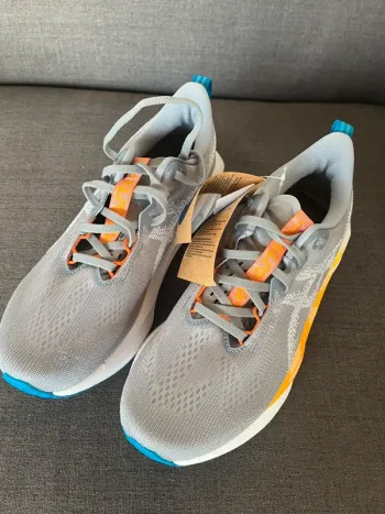 Brugt Asics Novablast 5 bike — billede 3 af 7