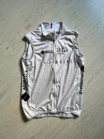 Käytetty Decathlon Van Rysel U19 Racing Team bike