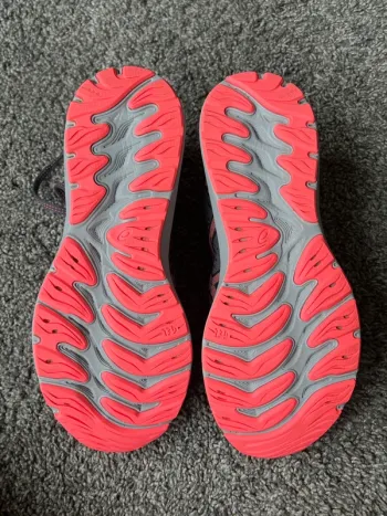 Used Asics Gel Cumulus Gore-Tex bike — image 5 of 6