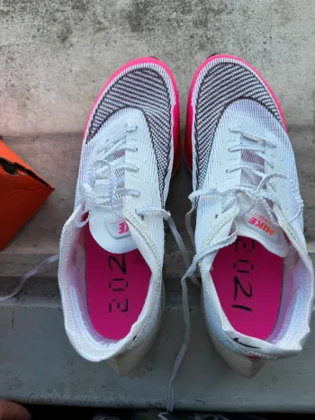 Nike ZoomX Vaporfly Next% 2 bike d'occasion — image 4 sur 6