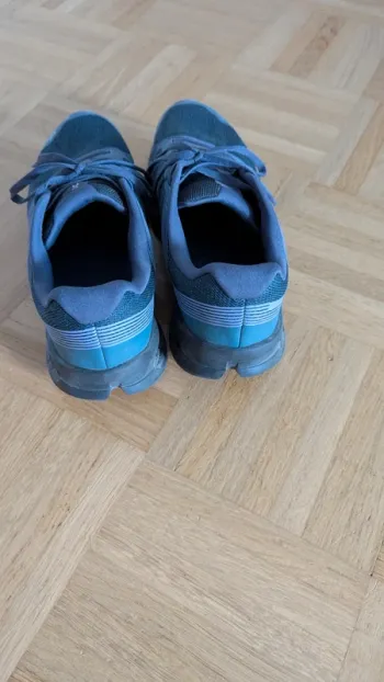 On Running On Laufschuhe bike usato — immagine 3 di 6