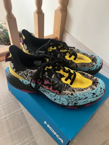 Tweedehands Hoka Speedgoat 6 bike