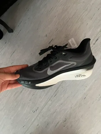 Used Nike Zoom Fly 6 bike — image 4 of 5