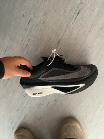 Used Nike Zoom Fly 6 bike — image 3 of 5