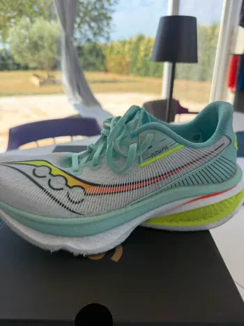 Brugt Saucony Endorphin Azura bike — billede 2 af 8
