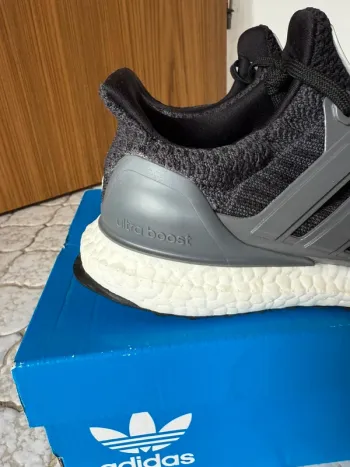 Używany Adidas UltraBoost 5.0 NASA bike — zdjęcie 8 z 15